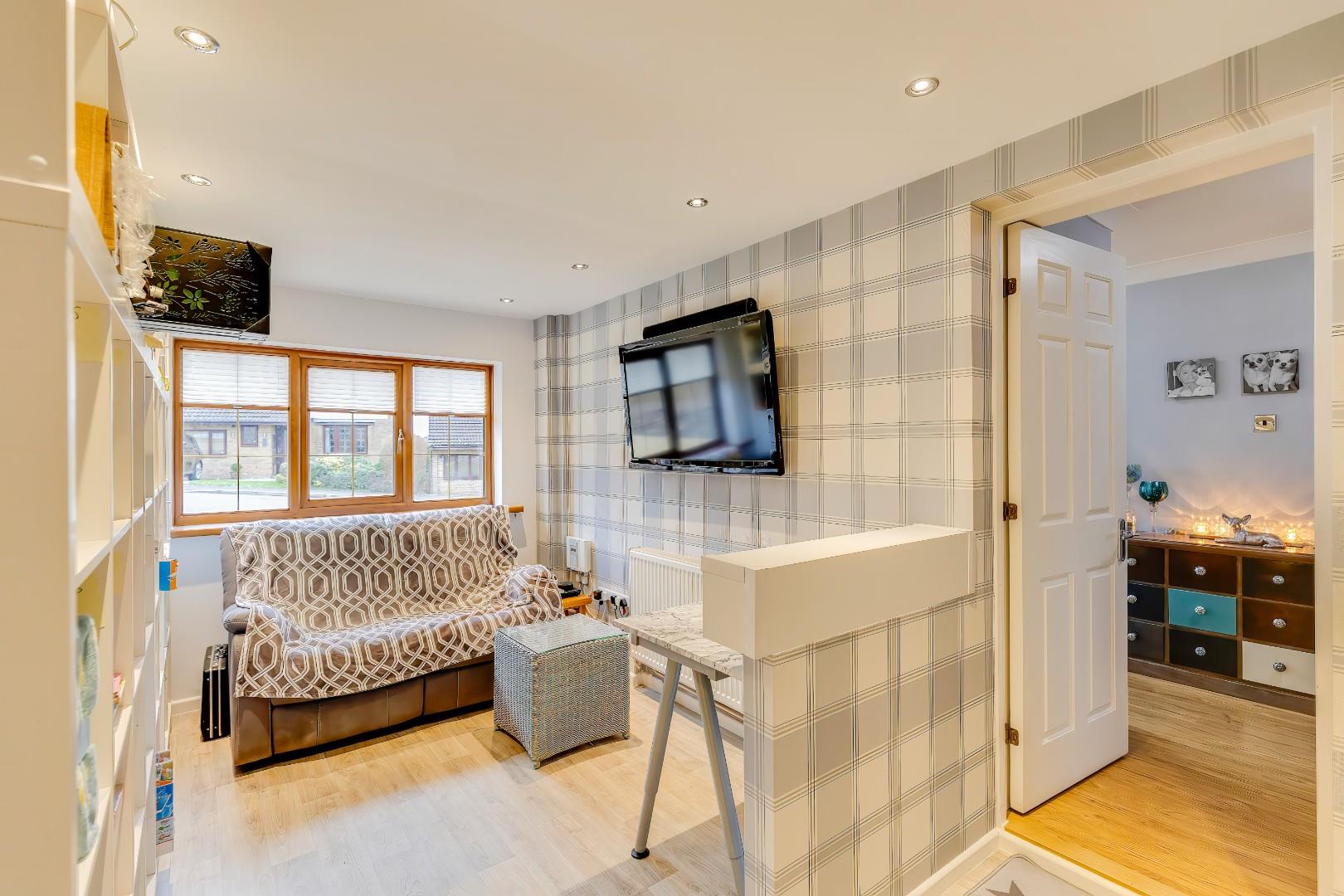 2 Priory Gardens, Barry, CF63 1FH